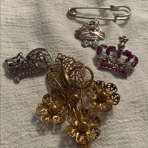 Elegant Gold and Silver  like Jewelry Set vintage 4 pins incl cat,crown,baby pin